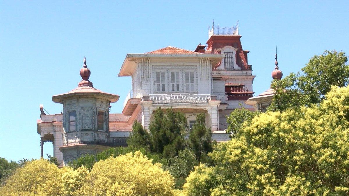 Kadıköy'deki Perili Köşk 449 milyon liradan satışa çıkıyor