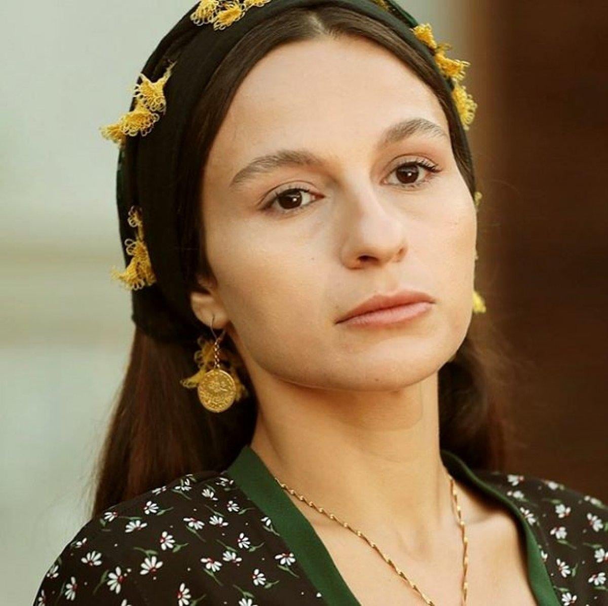 Selin Yeninci bikinisiyle ATV'ye bindi