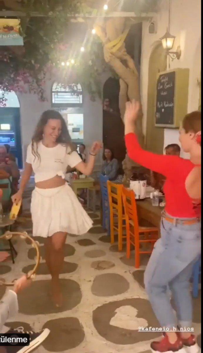 Serenay Sarıkaya, Umut Evirgen'le Yunanistan'da tatil yapıyor