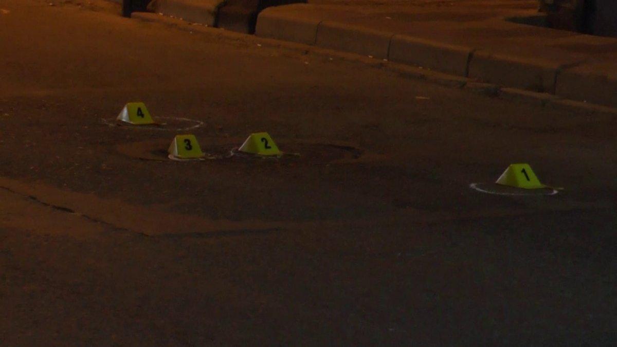 Sultanbeyli'de taksi durağı kurşunlandı