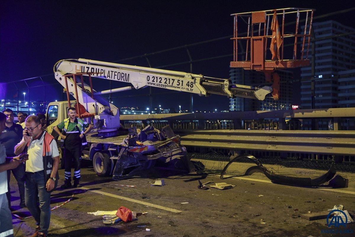 Bayrampaşa'da viyadükte kaza: 2 ölü 5 yaralı
