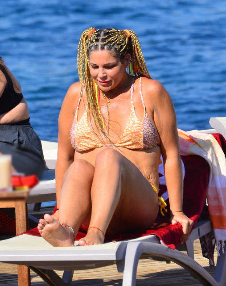 93 kilo veren Pelin Öztekin, plajda görüntülendi