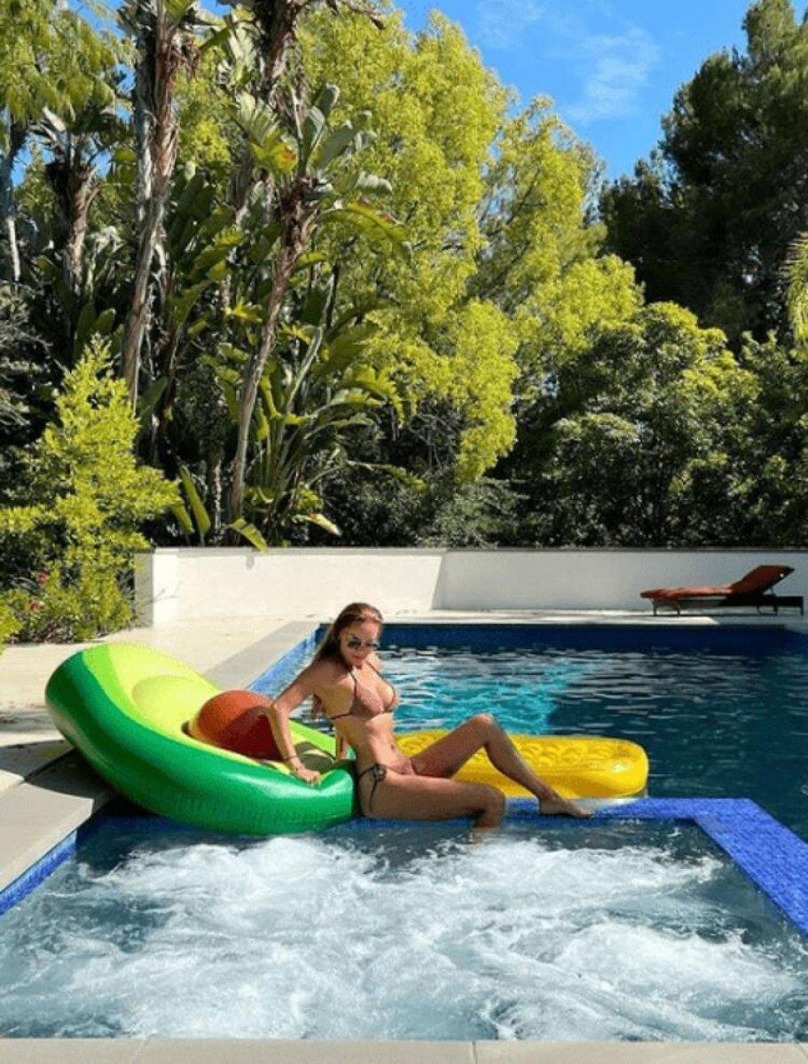 Ebru Şallı, tatilde