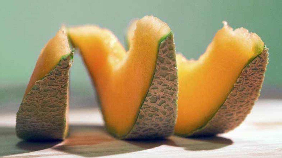 İbn-i Sina'dan tavsiye: Kavun kabuğunu kaynatıp suyunu içerseniz...