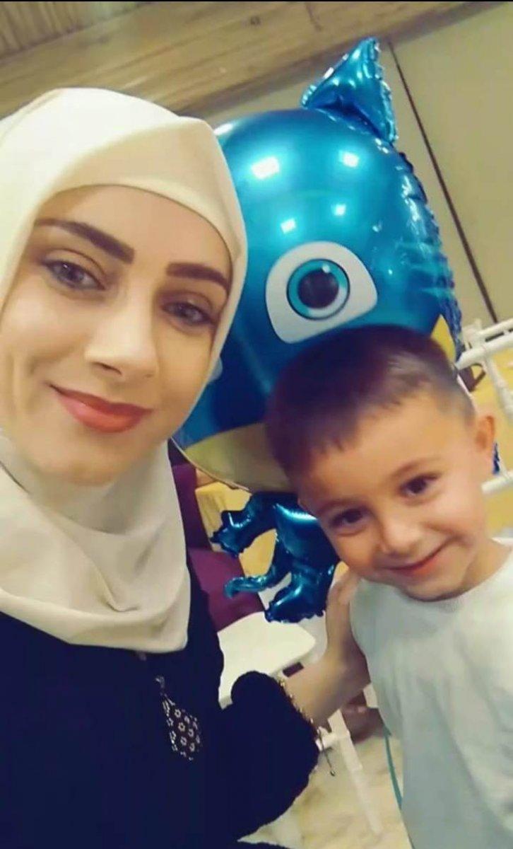 Mersin'de cinnet getiren adamın öldürdüğü eşi ve oğlu defnedildi