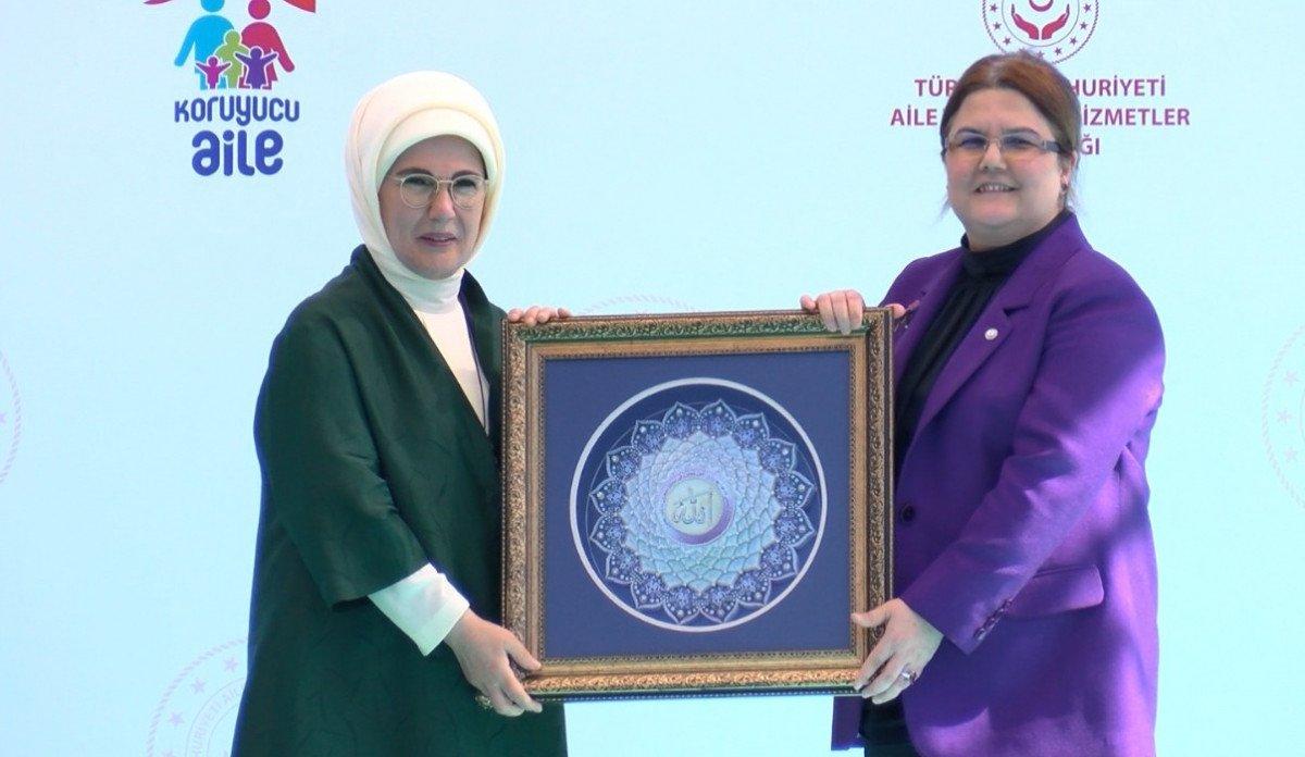 Emine Erdoğan: Koruyucu ailelerdeki çocuklarımızın sayısı 8 bin 723'e yükseldi