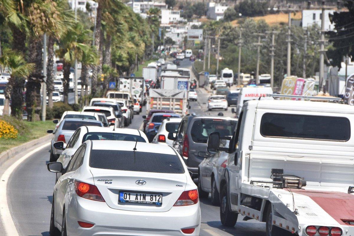 Bodrum'da bayram öncesi trafik durma noktasında