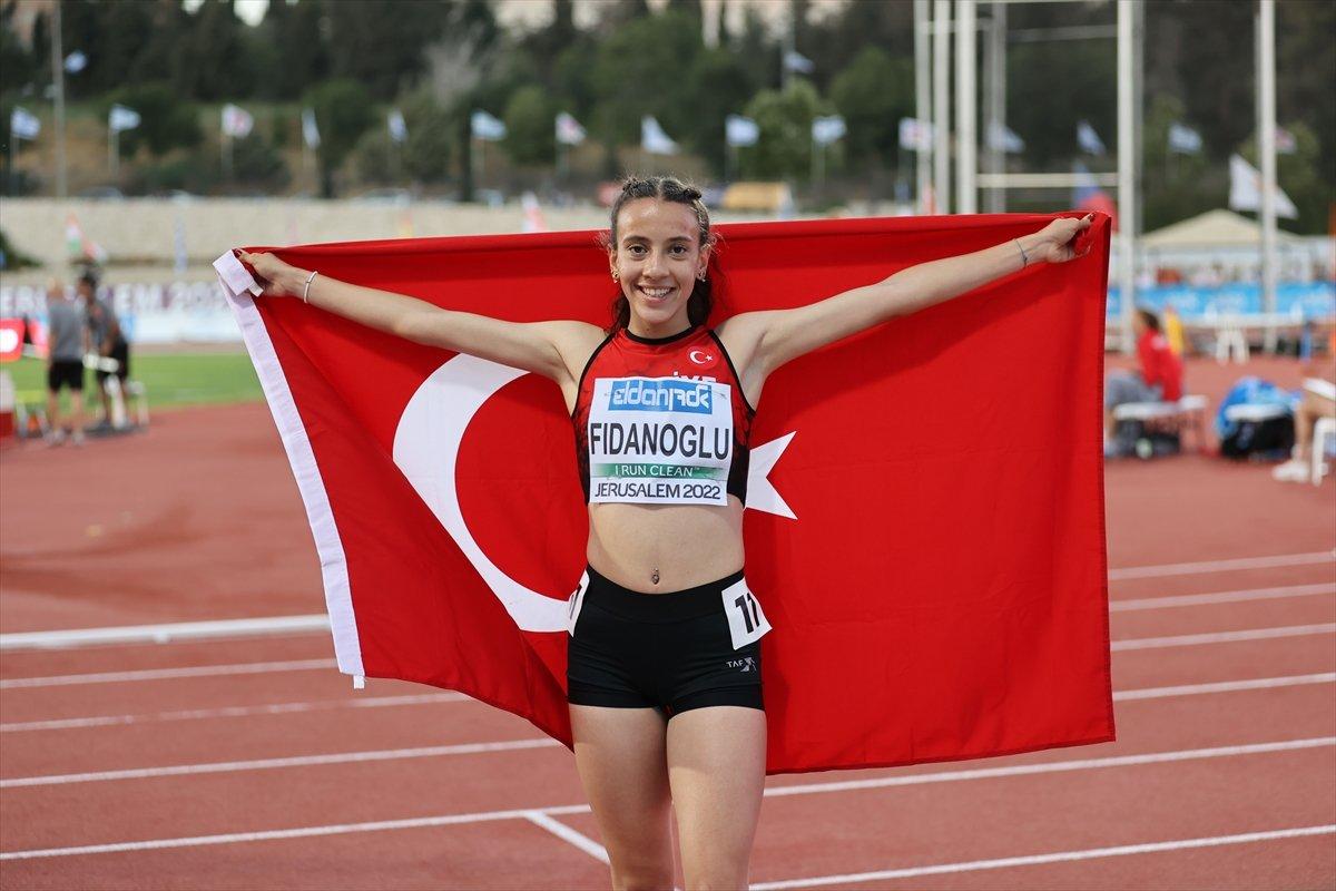 Genç atlet Ayça Fidanoğlu Avrupa ikincisi