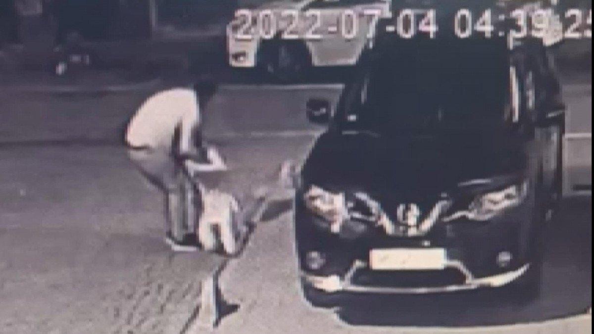 Fatih’te, kadını darbeden saldırganı esnaf dövdü