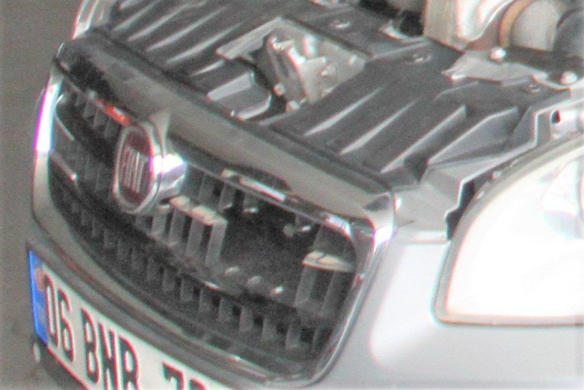 Ankara'da hırsızlar, tamirci gibi yanaştıkları otomobilden parça çaldı