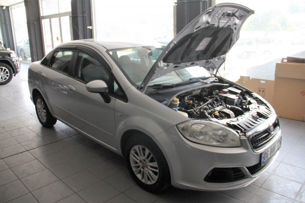 Ankara'da hırsızlar, tamirci gibi yanaştıkları otomobilden parça çaldı