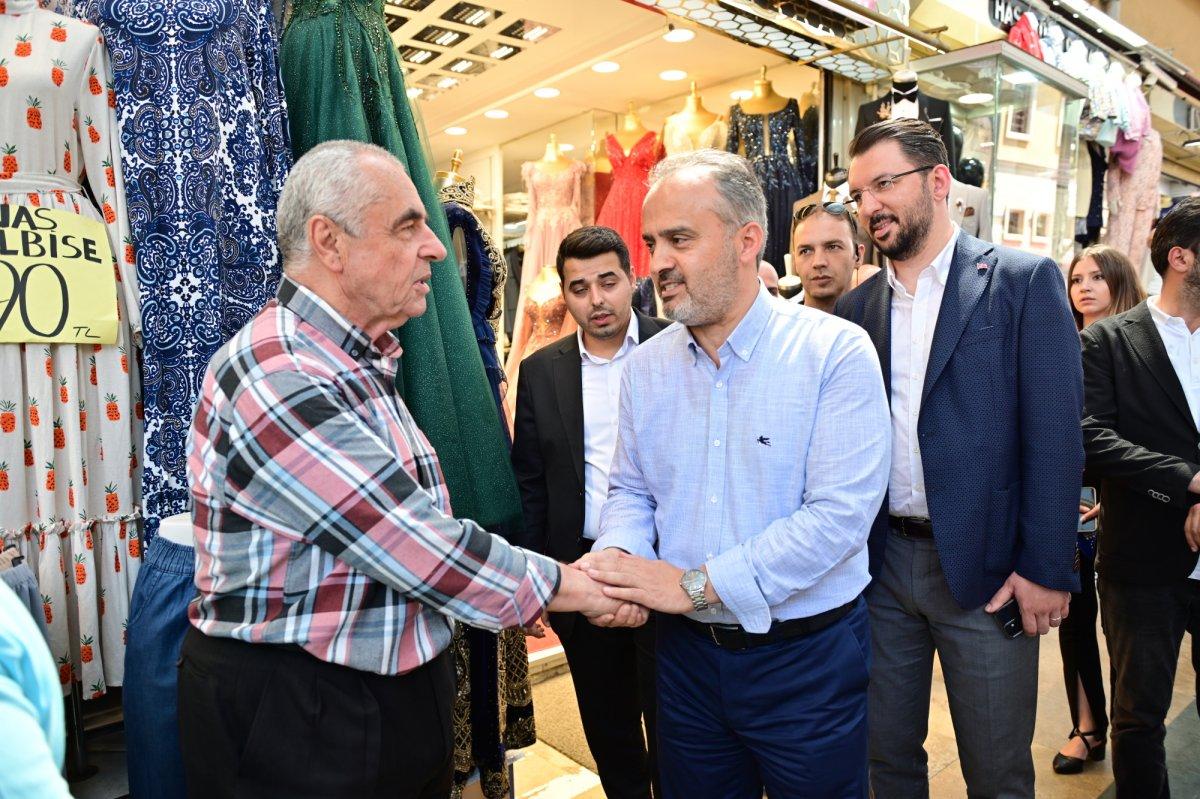 Bursa Büyükşehir Belediyesi'nden sosyal belediyecilik örneği: 25 bin aileye destek çeki dağıtıldı