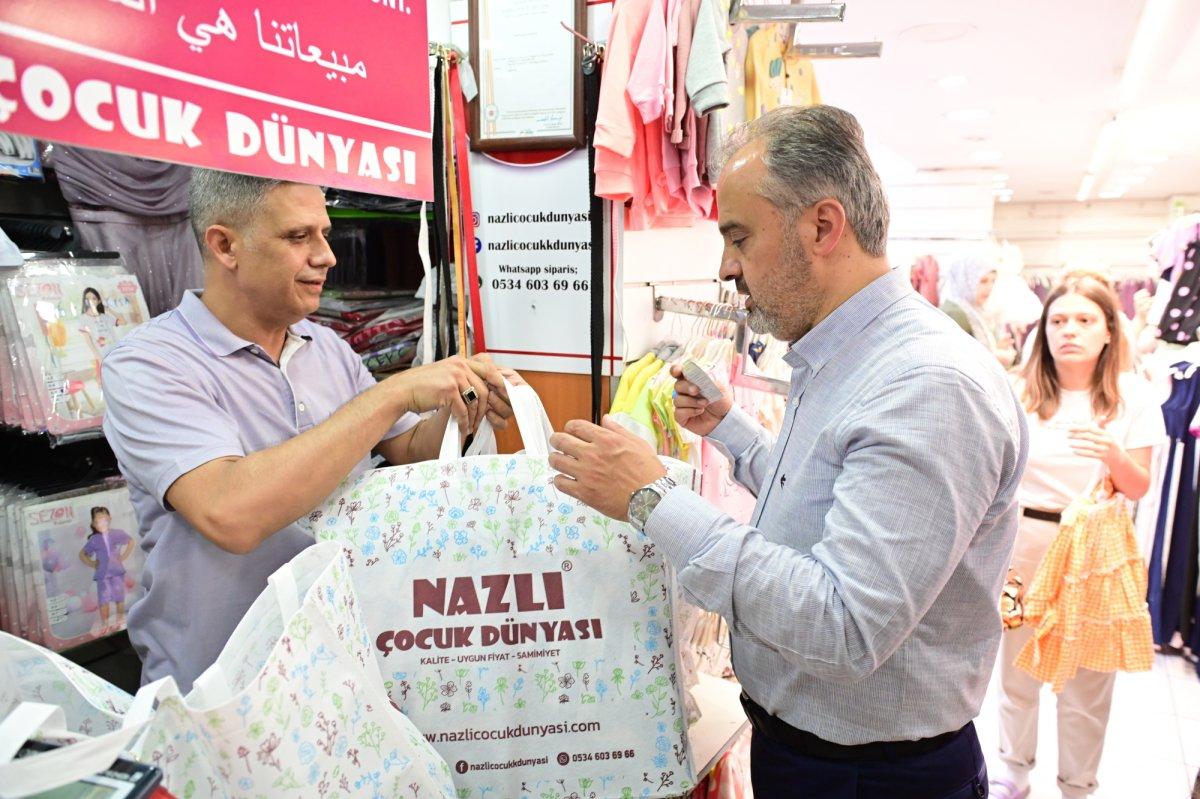 Bursa Büyükşehir Belediyesi'nden sosyal belediyecilik örneği: 25 bin aileye destek çeki dağıtıldı