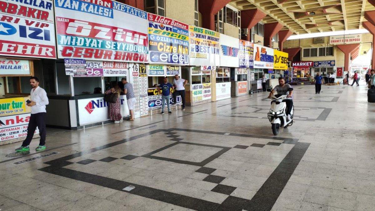 Adana'da otobüs firmalarının bilet oyunu yolcuları mağdur etti