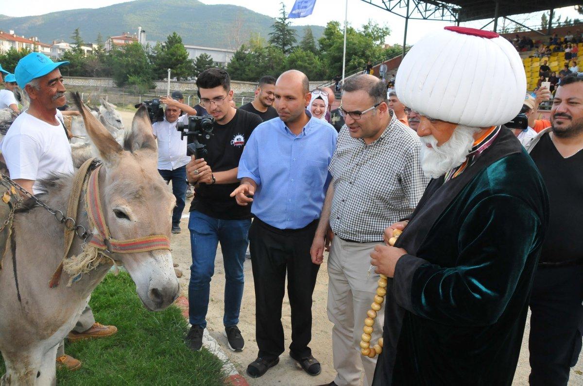 Konya'da eşekler birincilik için yarıştı