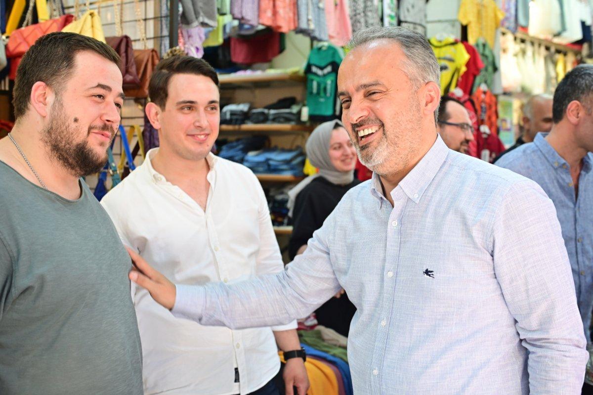 Bursa Büyükşehir Belediyesi'nden sosyal belediyecilik örneği: 25 bin aileye destek çeki dağıtıldı