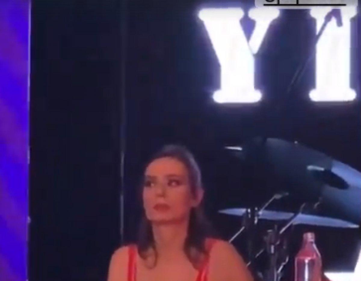 Yıldız Tilbe, Merve Boluğur'u sahneye çıkardı