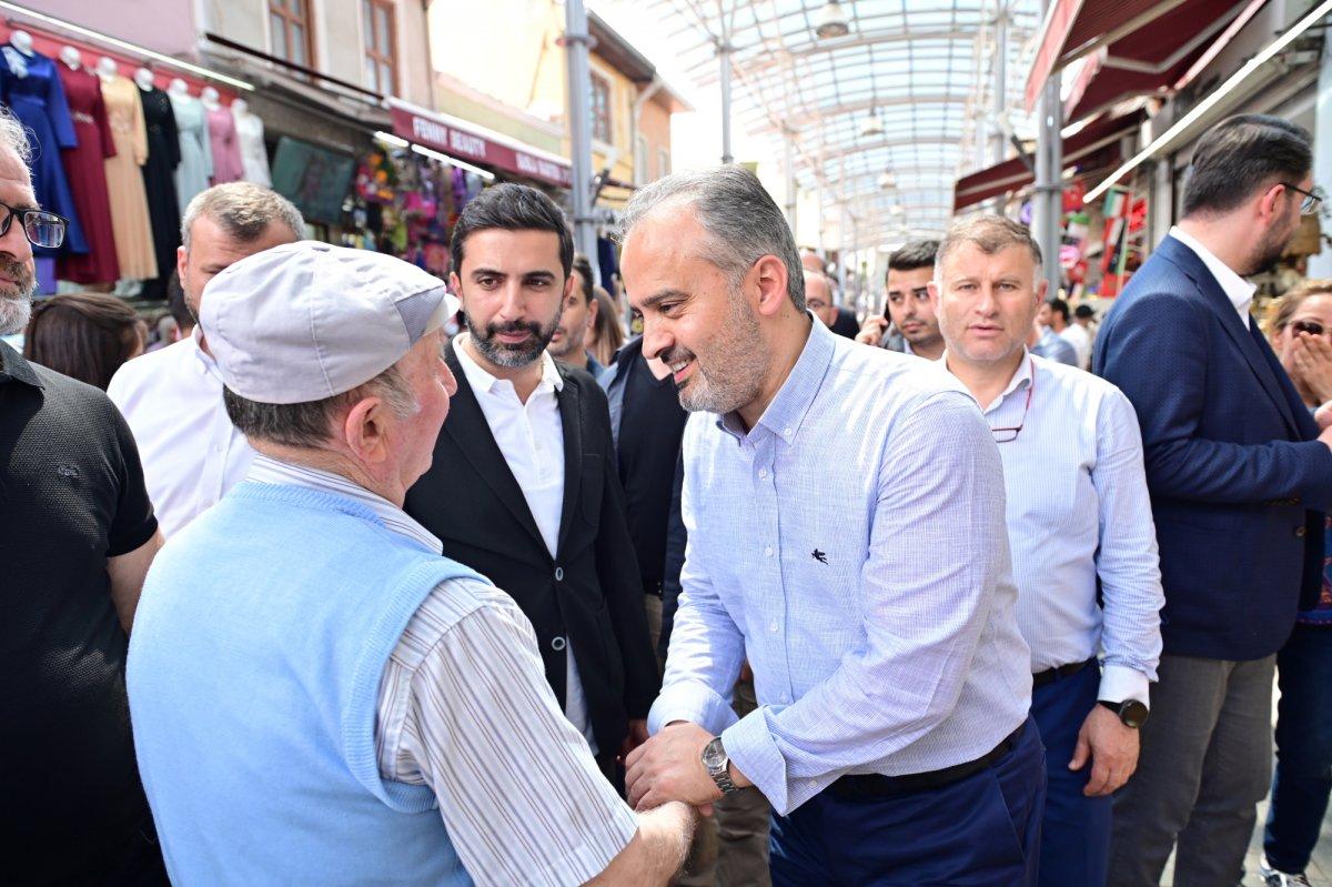 Bursa Büyükşehir Belediyesi'nden sosyal belediyecilik örneği: 25 bin aileye destek çeki dağıtıldı