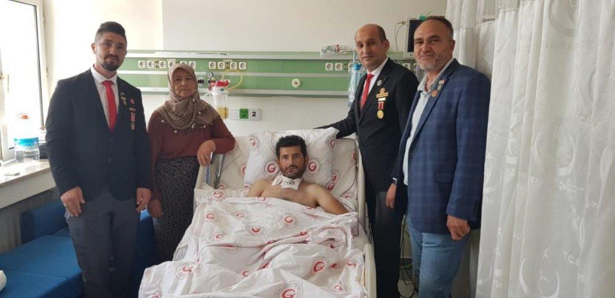 Operasyonda yaralanan asker Afyonkarahisar'daki evine döndü