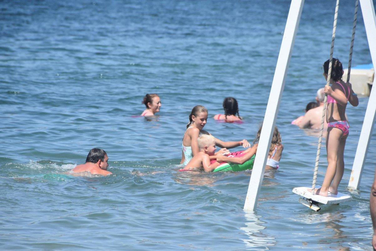 Bodrum'da bayram tatilinde plajlar doldu