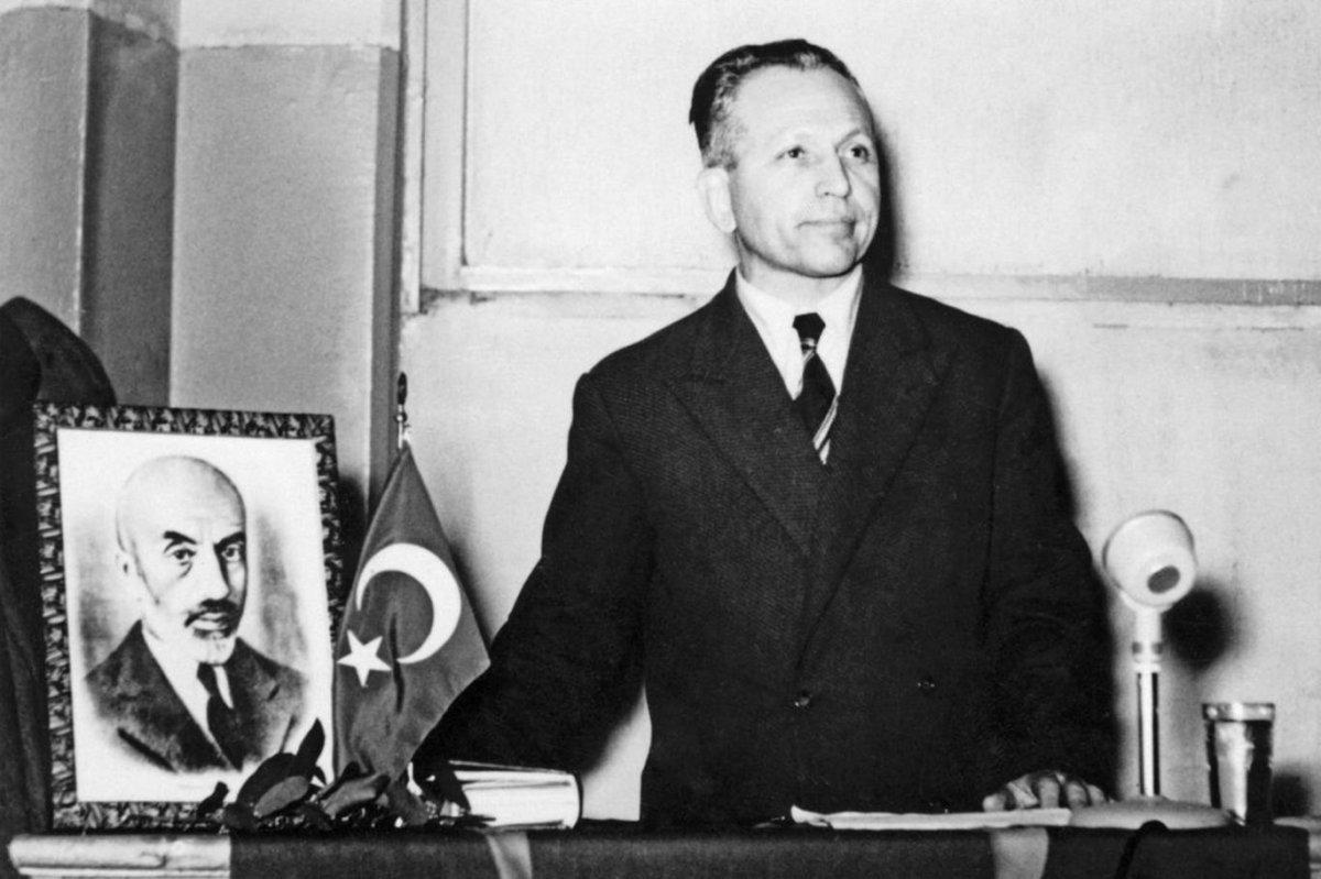 Felsefesinin fikir ve ahlak adamı: Nurettin Topçu