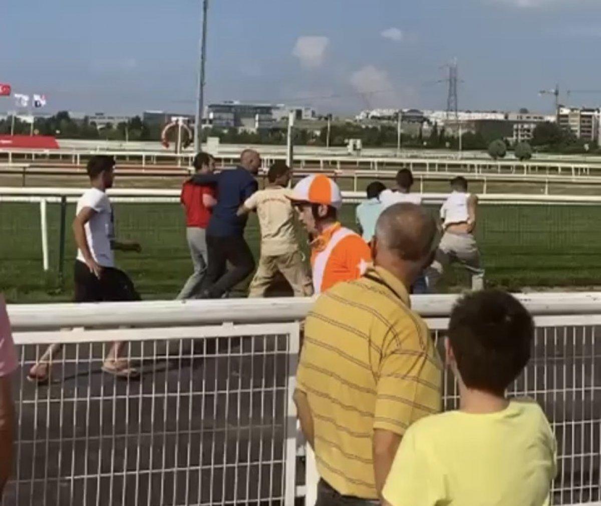 Bursa'daki hipodromda seyis kavgası