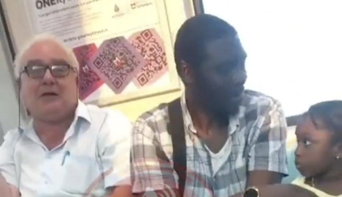 İstanbul'da metrodaki alkollü şahıs, siyahiye küfretti
