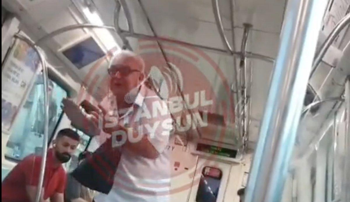 İstanbul'da metrodaki alkollü şahıs, siyahiye küfretti