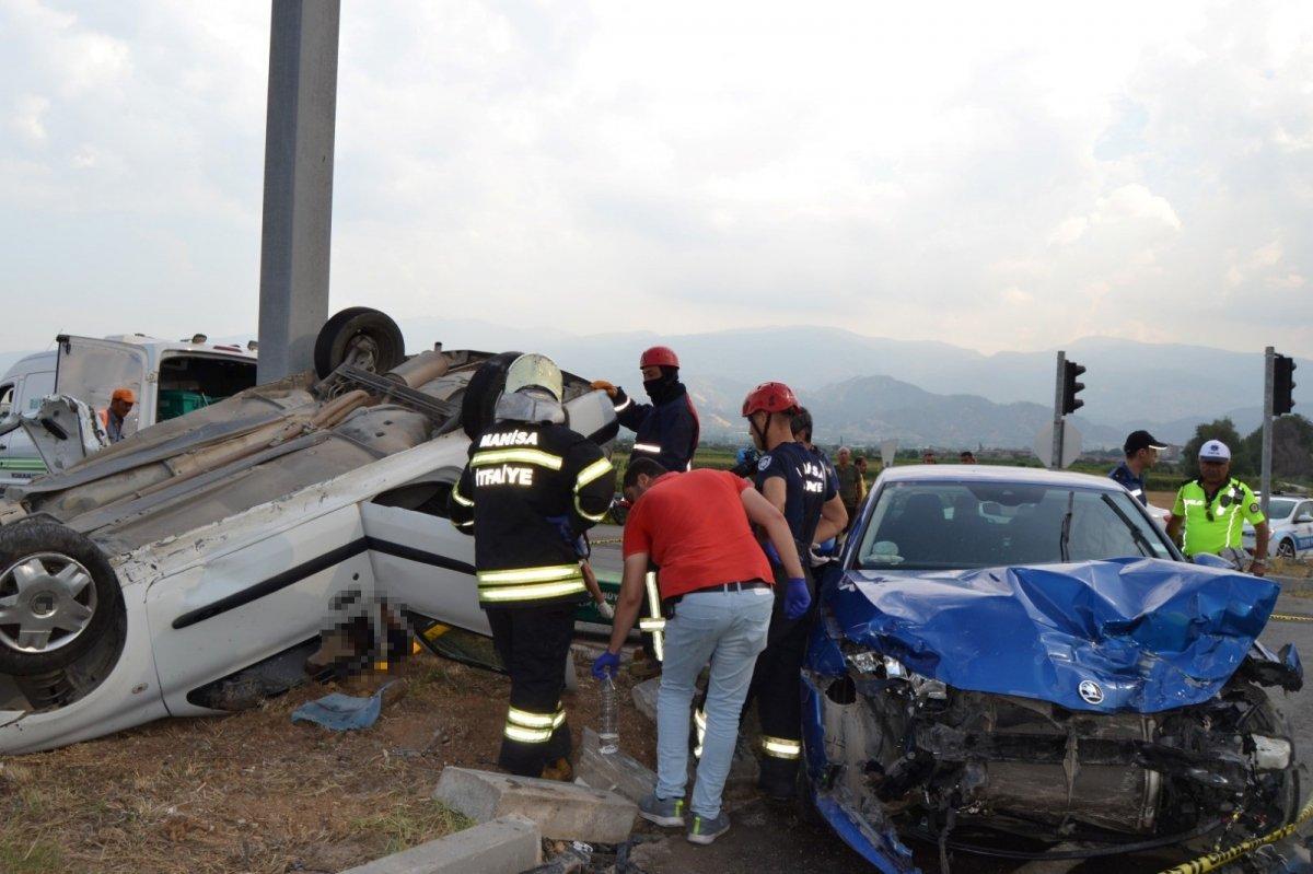 Manisa’da feci kaza: 3 ölü, 2 yaralı