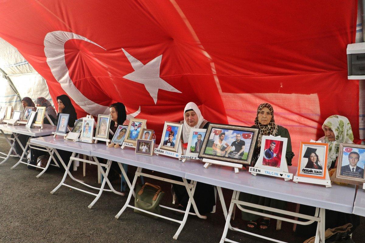 Diyarbakır'da aileler bir bayramı daha evlatsız geçiriyor