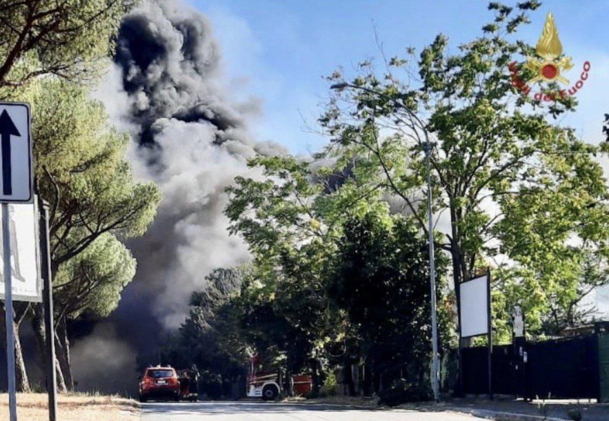 İtalya’nın başkenti Roma’da büyük yangın