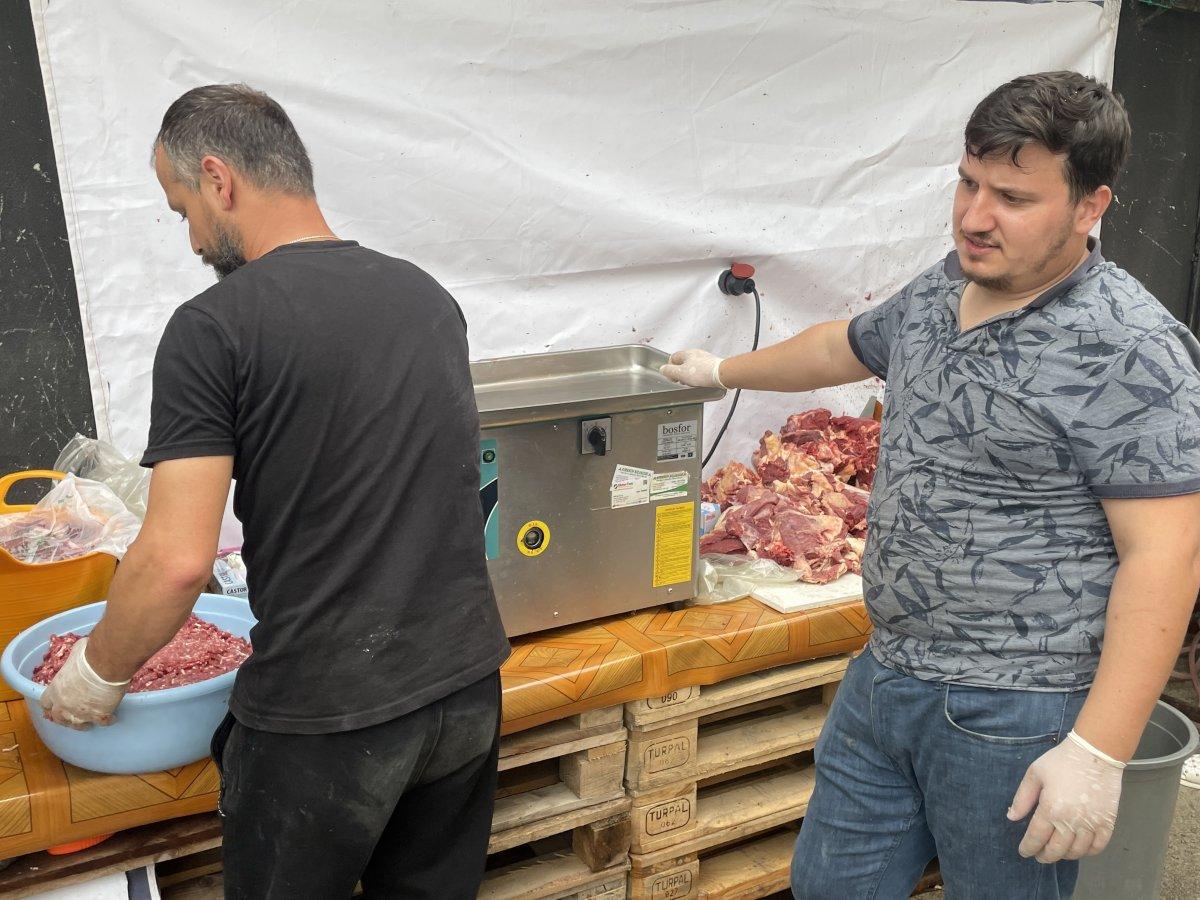 Kasap ve marketlerde kıyma mesaisi