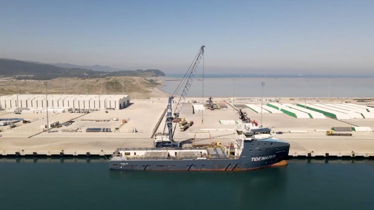 Karadeniz gazı için deniz tabanına boru serimi başladı