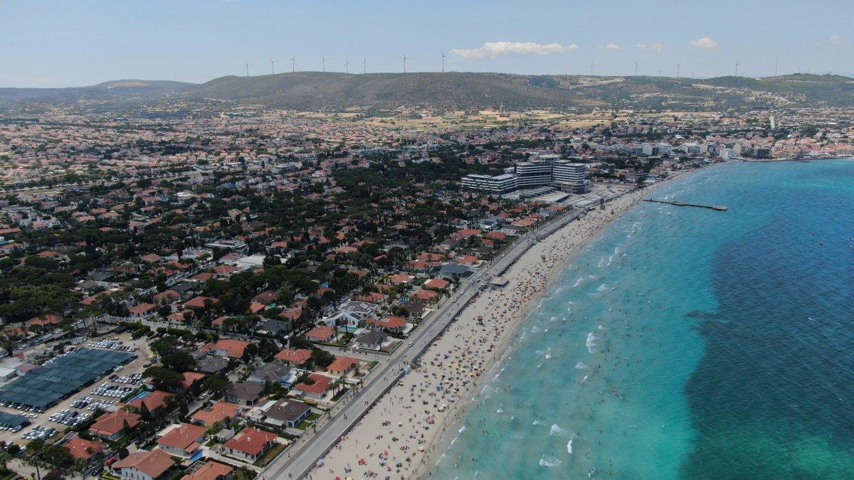 Çeşme tatilcilerin akınına uğradı