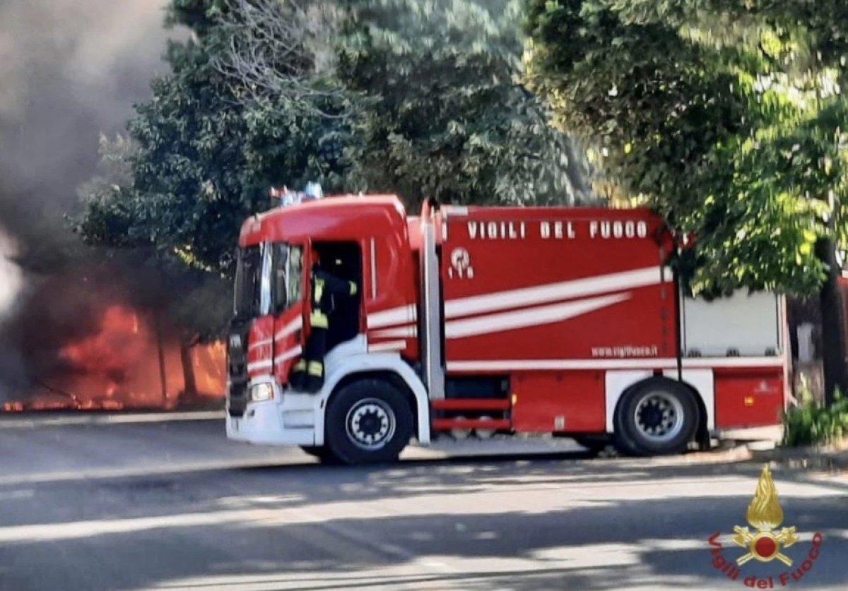 İtalya’nın başkenti Roma’da büyük yangın