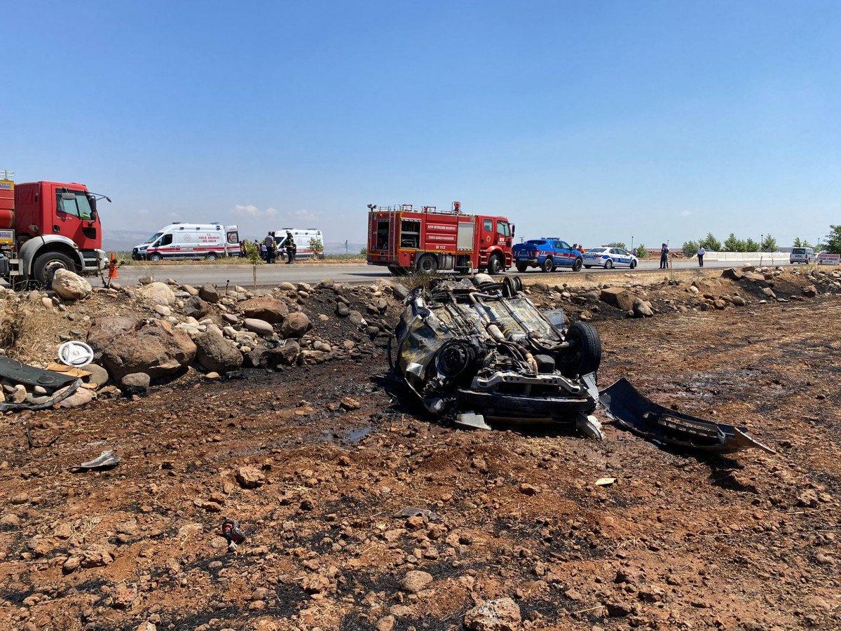Hatay'da otomobil hurdaya döndü: 4 ölü, 2 yaralı