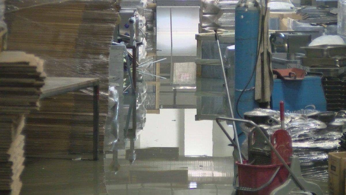 Esenyurt'ta sağanak sonrası fabrikayı su bastı