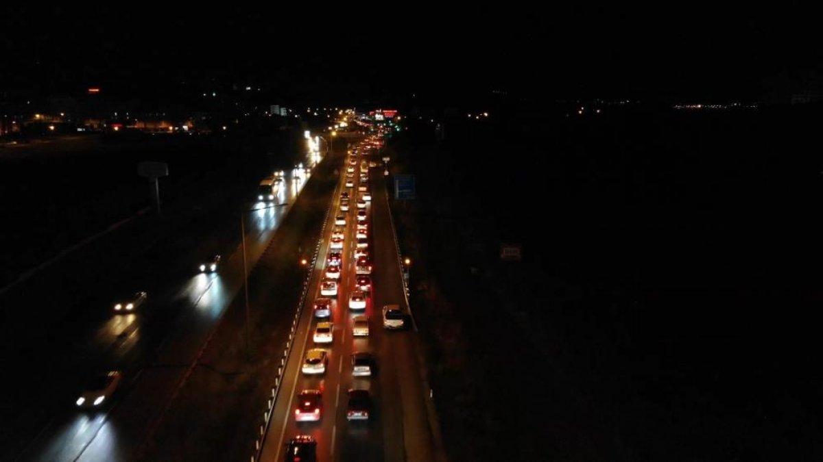 Tatil beldelerinde bayram yoğunluğu: Otellerde boş yer kalmadı