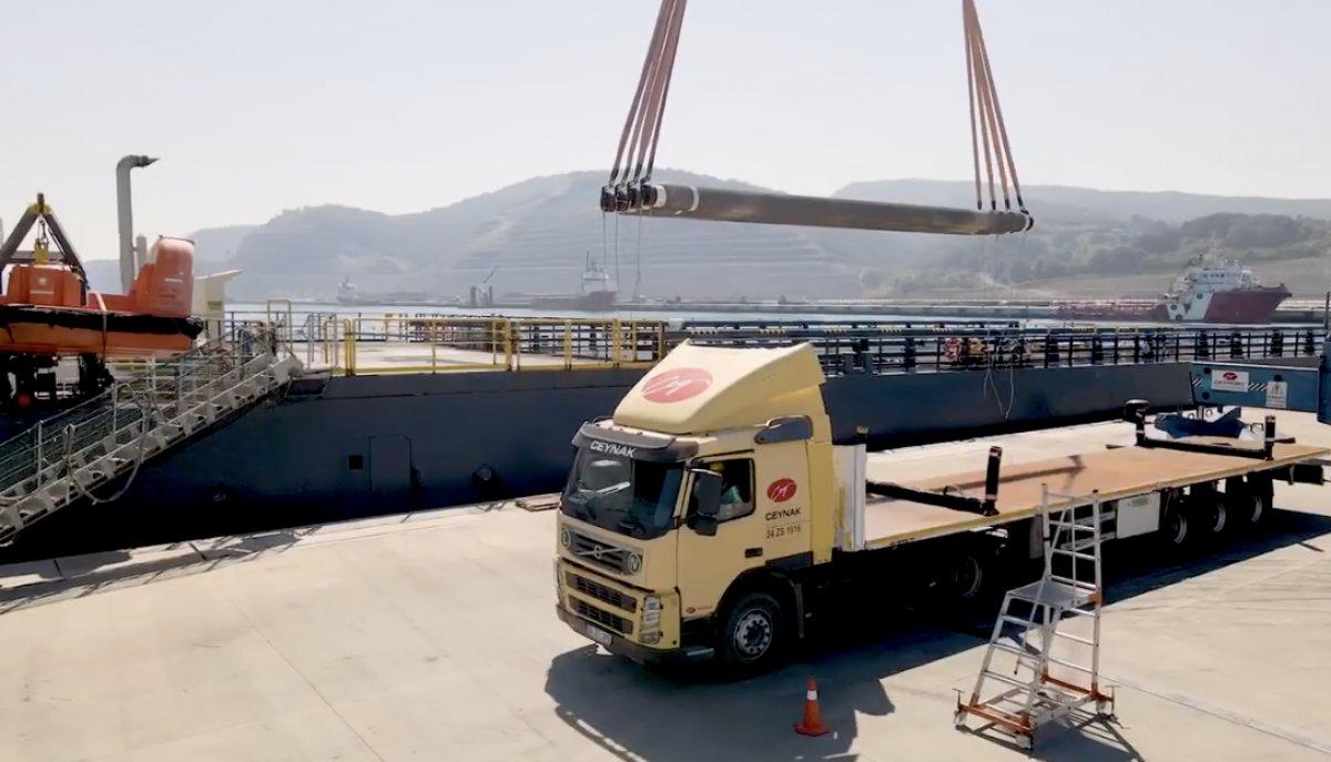 Karadeniz gazı için deniz tabanına boru serimi başladı