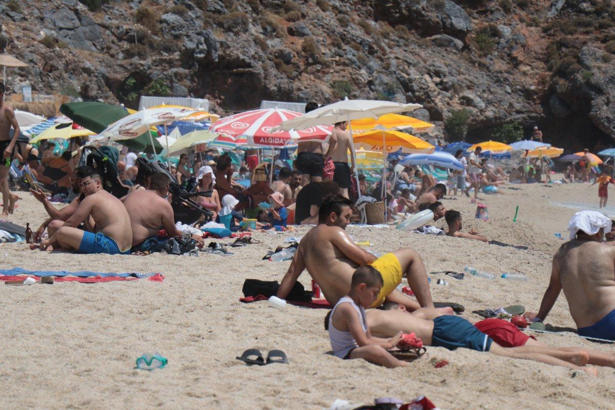 Antalya'da bayramda termometreler 39 dereceyi gösterdi