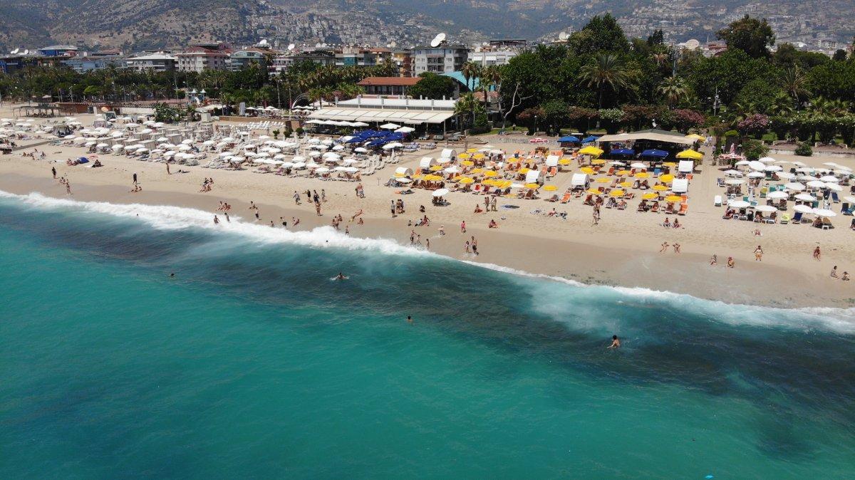 Antalya'da bayramda termometreler 39 dereceyi gösterdi