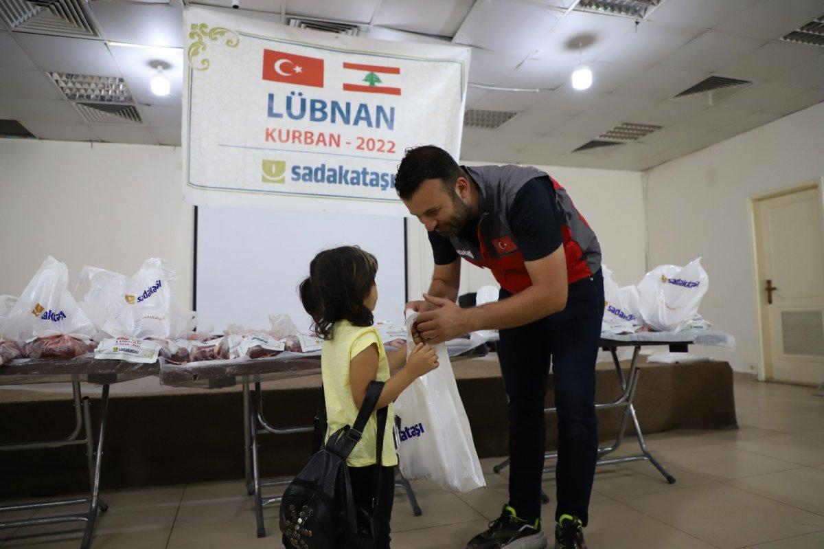Sadakataşı bayram sevincini 35 ülkede yaşattı