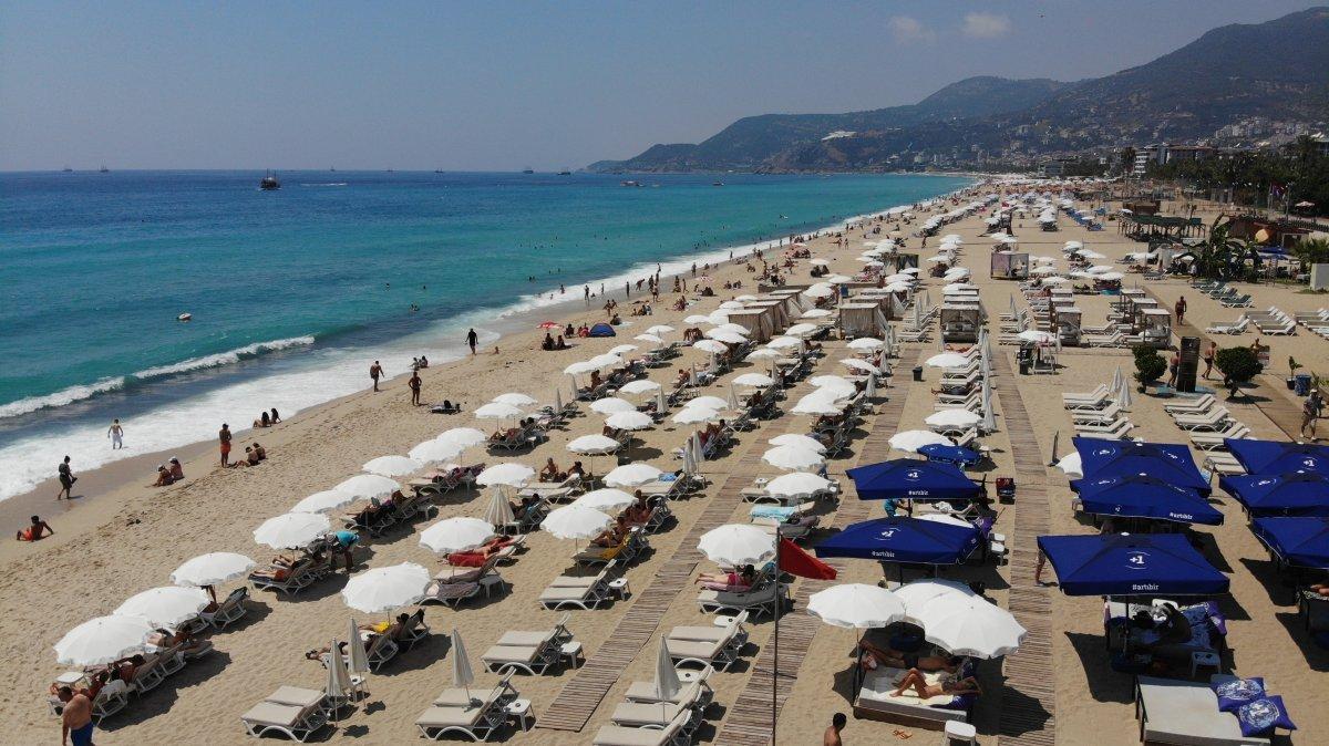 Antalya'da bayramda termometreler 39 dereceyi gösterdi