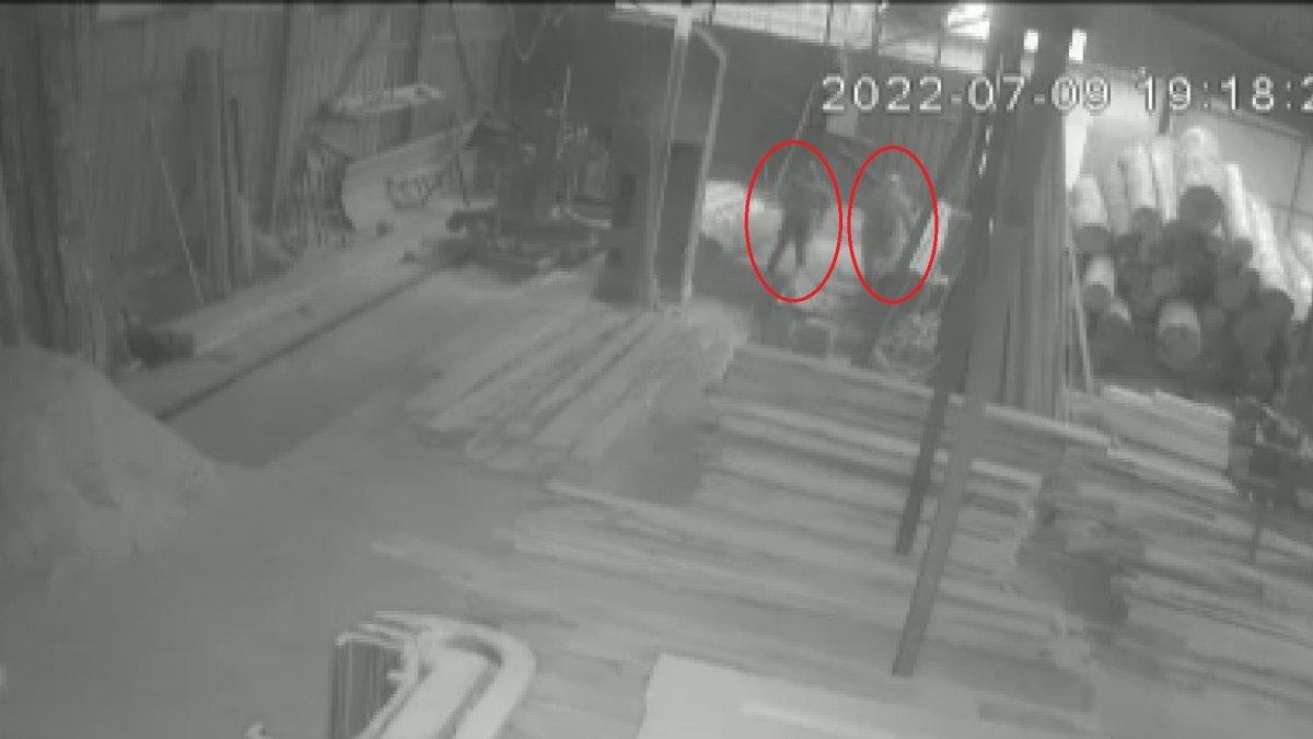 Bursa'da hırsızlar, bayramdan faydalanarak fabrika soydu