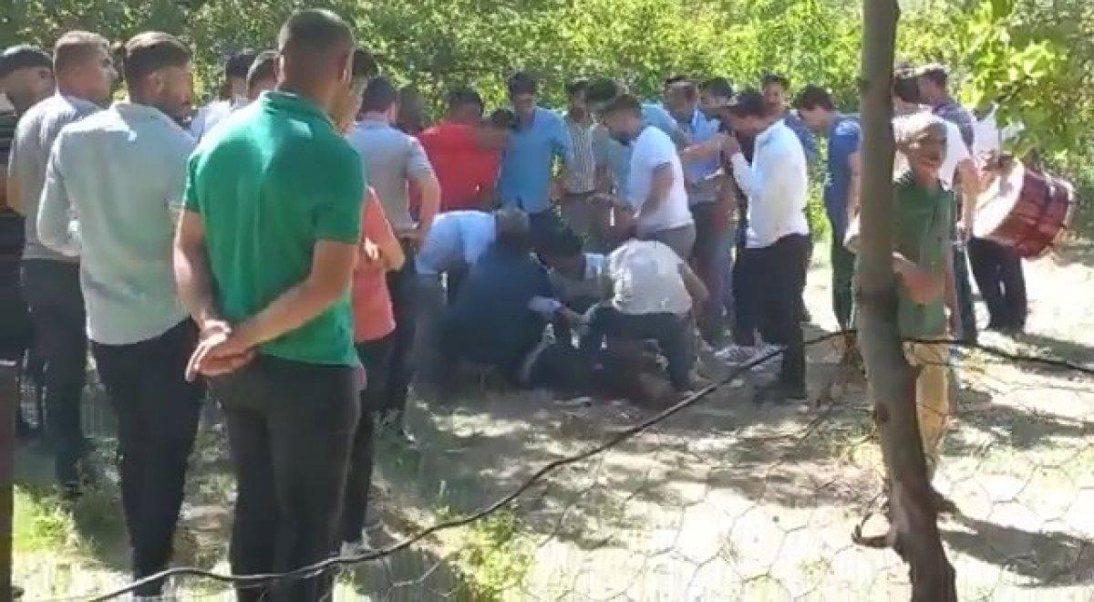 Elazığ'da halay çekerken kalp krizi geçiren adam hayatını kaybetti