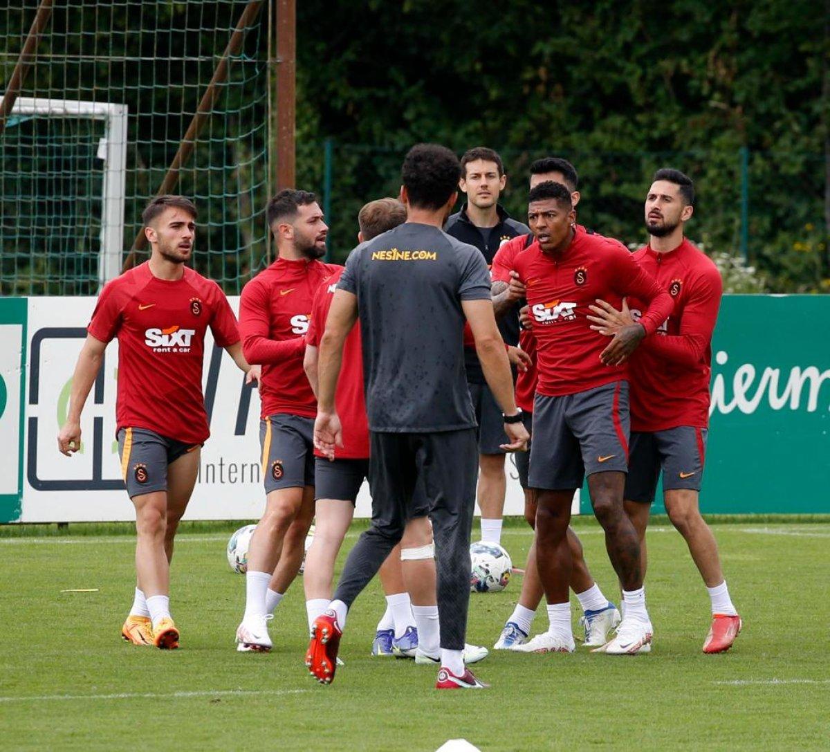 Kerem Aktürkoğlu ve Van Aanholt kavga etti