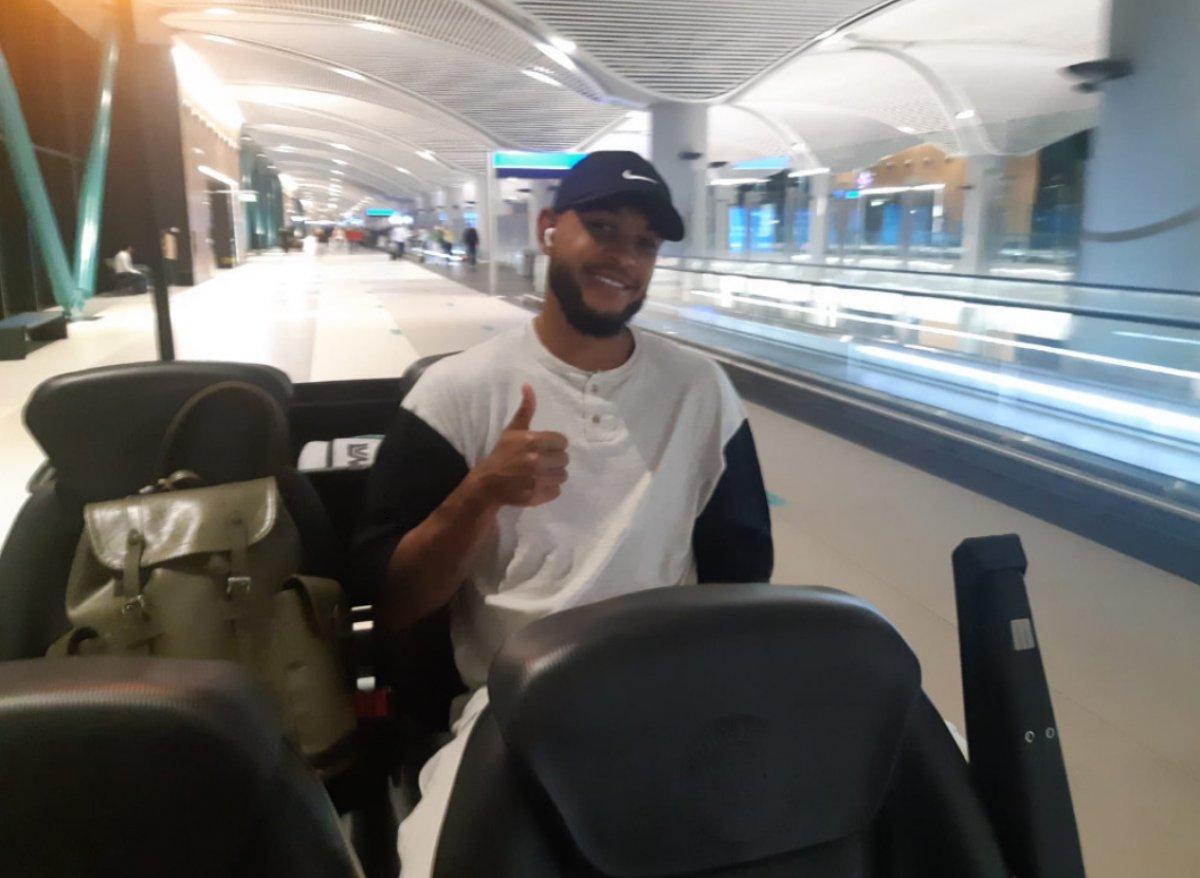 Fenerbahçe'nin anlaşma sağladığı Joshua King, İstanbul'a vardı