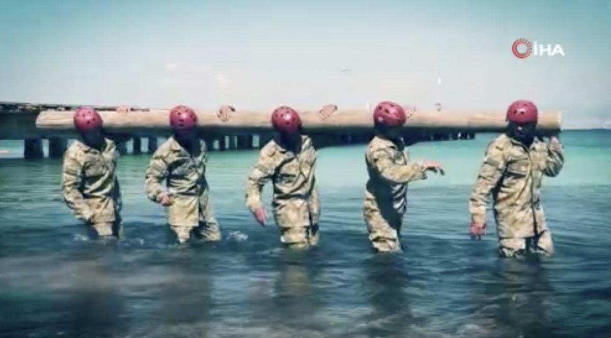 SAT komandolarının eğitim görüntüleri