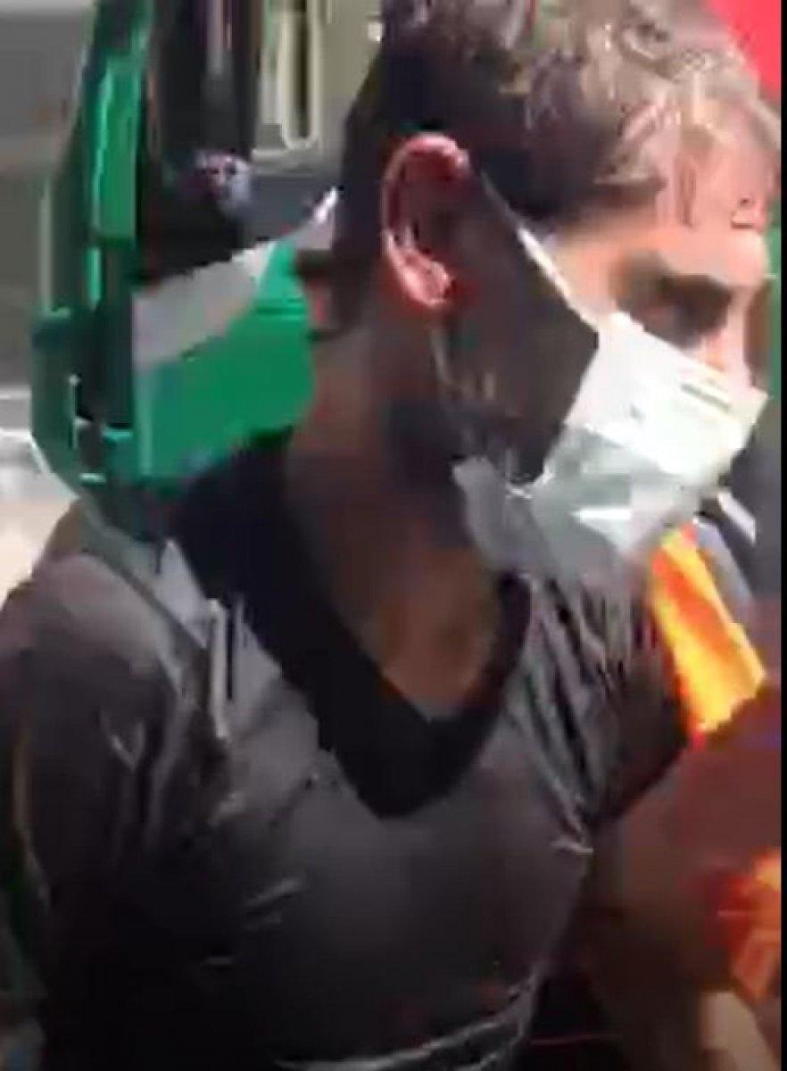 Gaziantep'te çöp konteynerine düşen kağıt toplayıcısını belediye ekipleri kurtardı