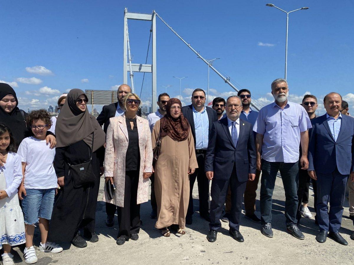 15 Temmuz Şehitler Köprüsü’ne dev Türk bayrağı asıldı